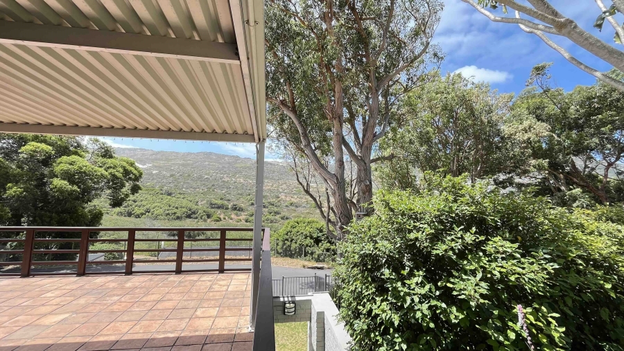 3 Bedroom Property for Sale in Glencairn Western Cape